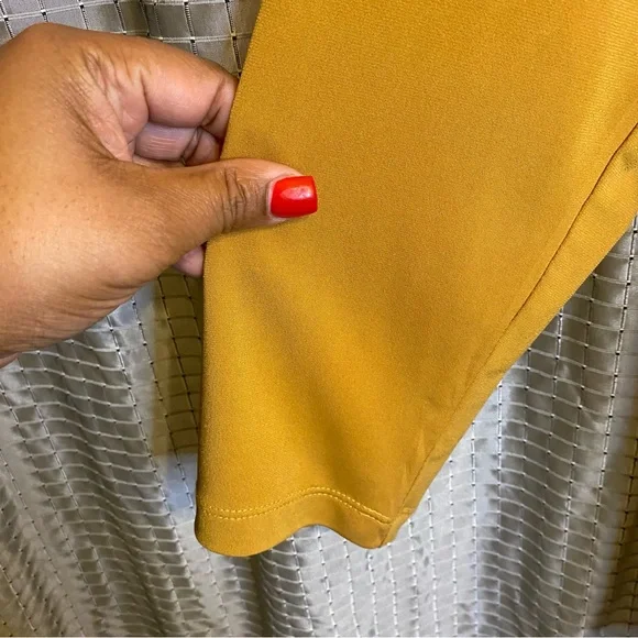 Mustard Button Down Carmen Marc Valvo Top XL - Picture 6 of 10